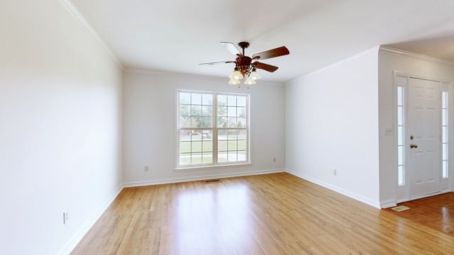 121 Regalwood Dr, Manchester, TN 37355