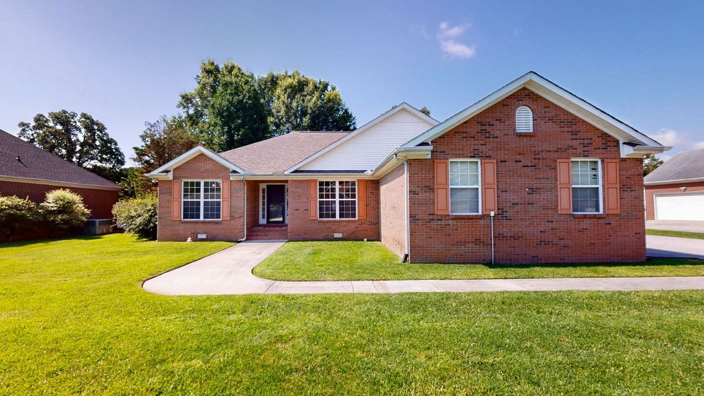 121 Regalwood Dr, Manchester, TN 37355