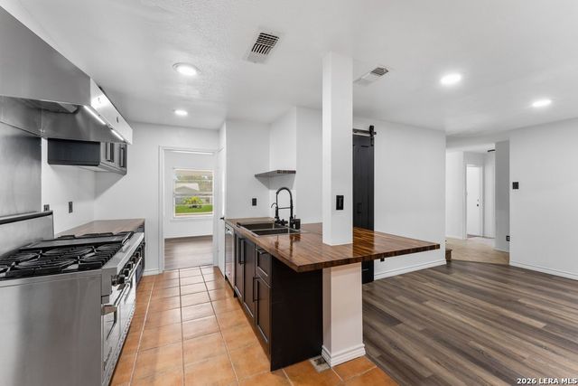 3614 Versailles Dr, San Antonio, TX 78219