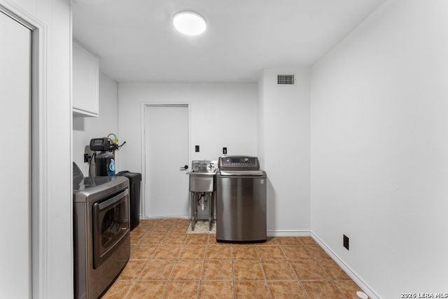 3614 Versailles Dr, San Antonio, TX 78219