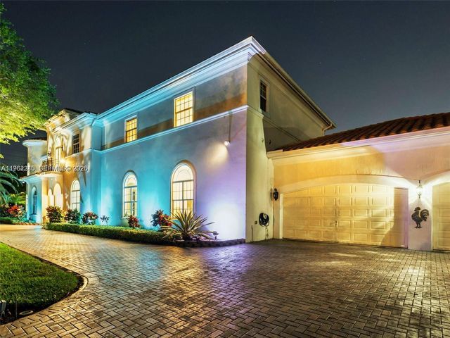 9076 SW 59th Ct, Pinecrest, FL 33156