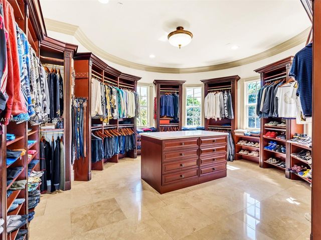 9076 SW 59th Ct, Pinecrest, FL 33156