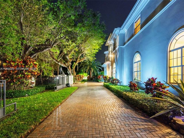 9076 SW 59th Ct, Pinecrest, FL 33156