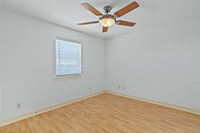 49 N Omega Street, La Marque, TX 77568