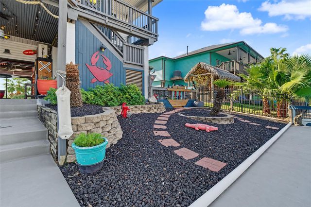 49 N Omega Street, La Marque, TX 77568