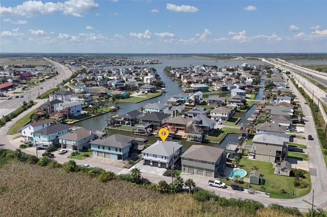 49 N Omega Street, La Marque, TX 77568