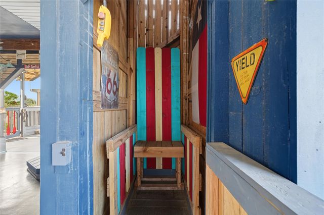 49 N Omega Street, La Marque, TX 77568