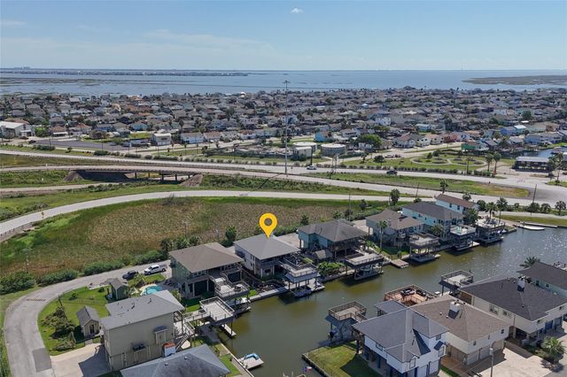 49 N Omega Street, La Marque, TX 77568