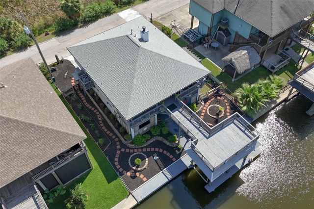 49 N Omega Street, La Marque, TX 77568