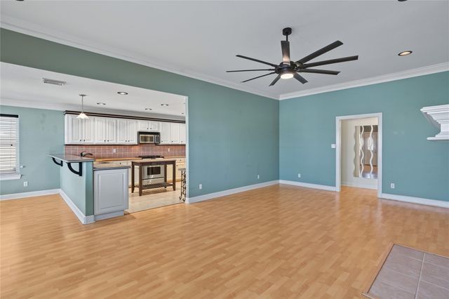 49 N Omega Street, La Marque, TX 77568
