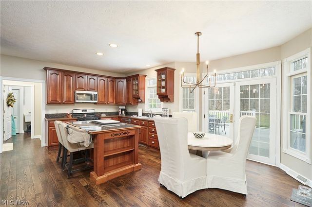 11137 Malvern Drive, North Royalton, OH 44133