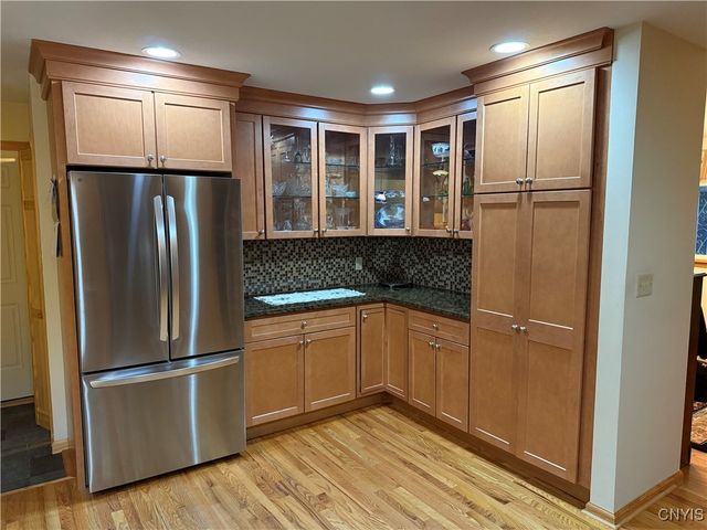 733 Deerfield Drive East, Utica, NY 13502