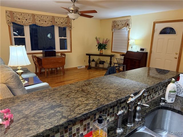 733 Deerfield Drive East, Utica, NY 13502