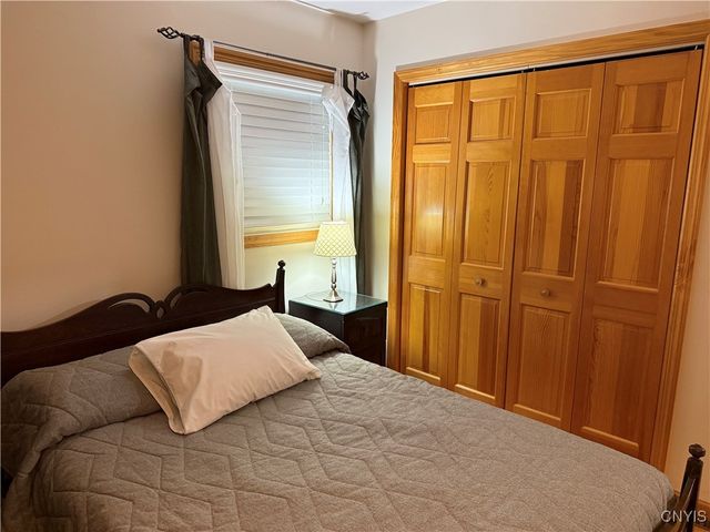 733 Deerfield Drive East, Utica, NY 13502