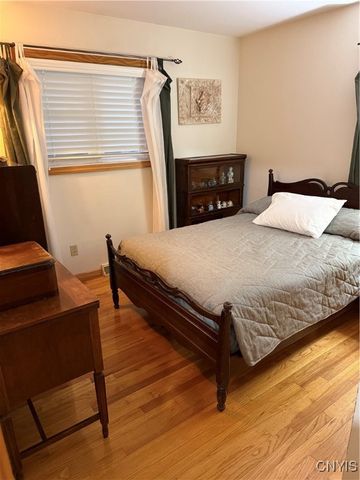 733 Deerfield Drive East, Utica, NY 13502