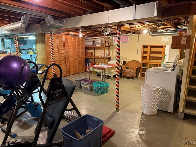 733 Deerfield Drive East, Utica, NY 13502