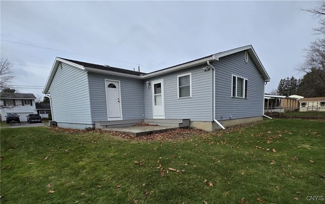 733 Deerfield Drive East, Utica, NY 13502