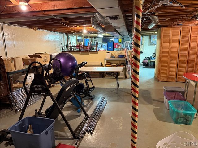 733 Deerfield Drive East, Utica, NY 13502