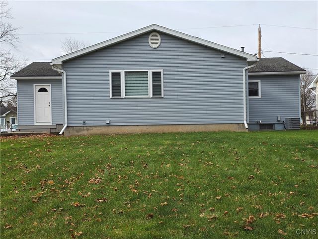 733 Deerfield Drive East, Utica, NY 13502