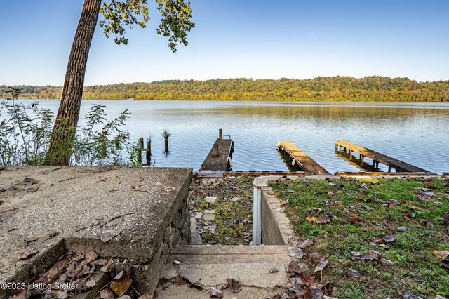 1524 Riverside Dr, Prospect, KY 40059