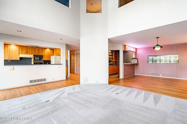 1524 Riverside Dr, Prospect, KY 40059