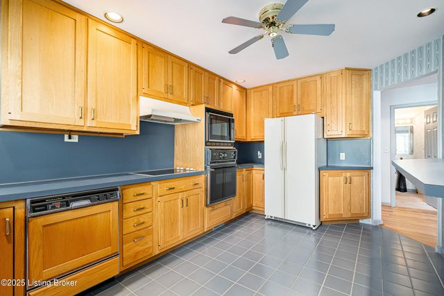 1524 Riverside Dr, Prospect, KY 40059