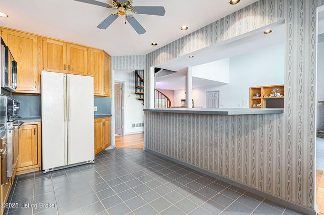 1524 Riverside Dr, Prospect, KY 40059