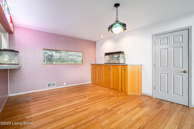 1524 Riverside Dr, Prospect, KY 40059
