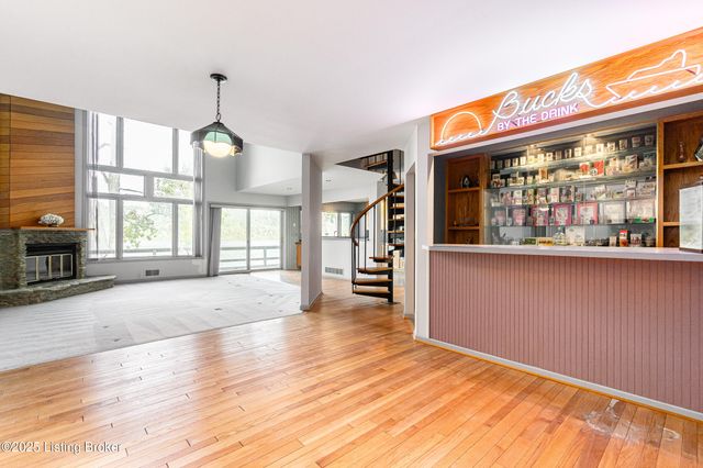 1524 Riverside Dr, Prospect, KY 40059