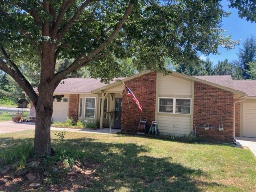 1303 W Stone Boulevard, Raymore, MO 64083