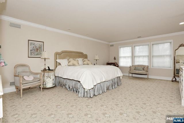 108 Demarest Lane, Montvale, NJ 07645