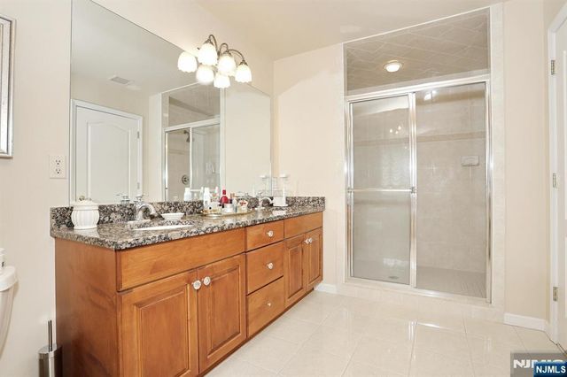 108 Demarest Lane, Montvale, NJ 07645