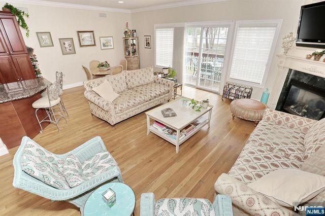 108 Demarest Lane, Montvale, NJ 07645