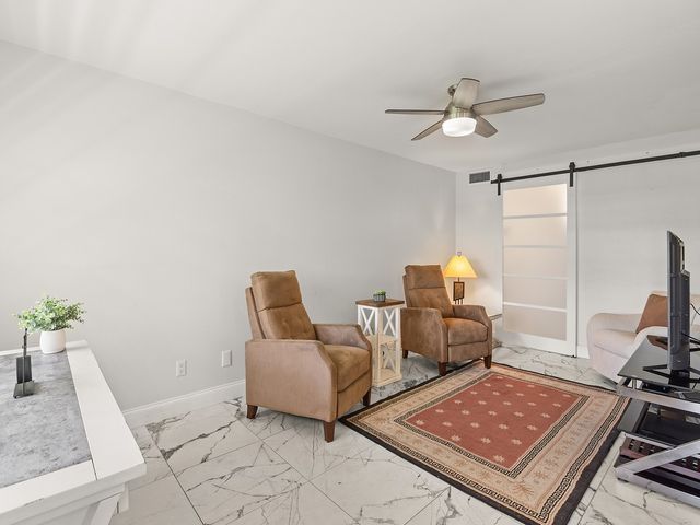 69 Royal Oak Court 105, Vero Beach, FL 32962