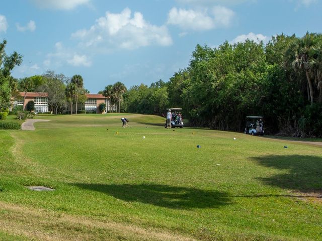 69 Royal Oak Court 105, Vero Beach, FL 32962