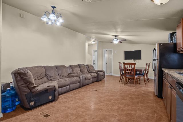 353 Prairie Lane, Azle, TX 76020