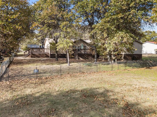 353 Prairie Lane, Azle, TX 76020