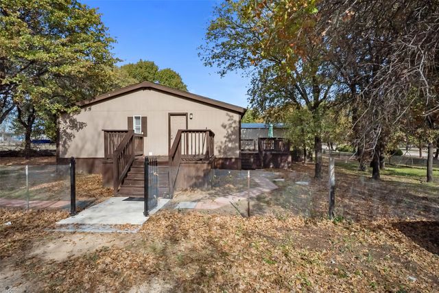 353 Prairie Lane, Azle, TX 76020