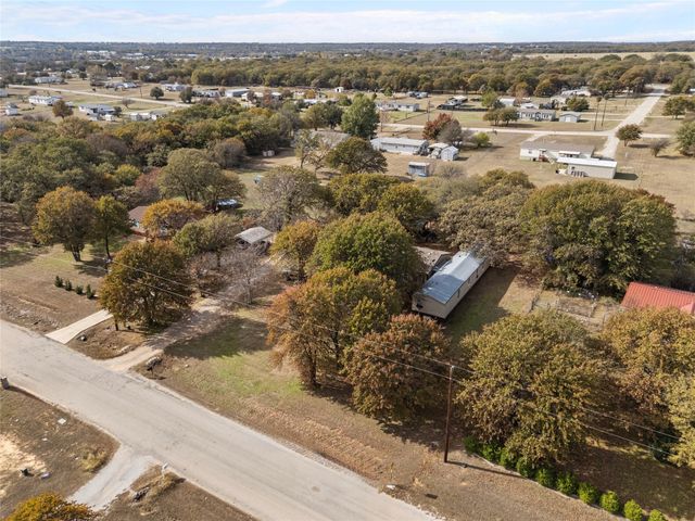 353 Prairie Lane, Azle, TX 76020