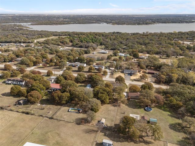 353 Prairie Lane, Azle, TX 76020