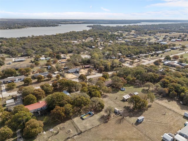 353 Prairie Lane, Azle, TX 76020