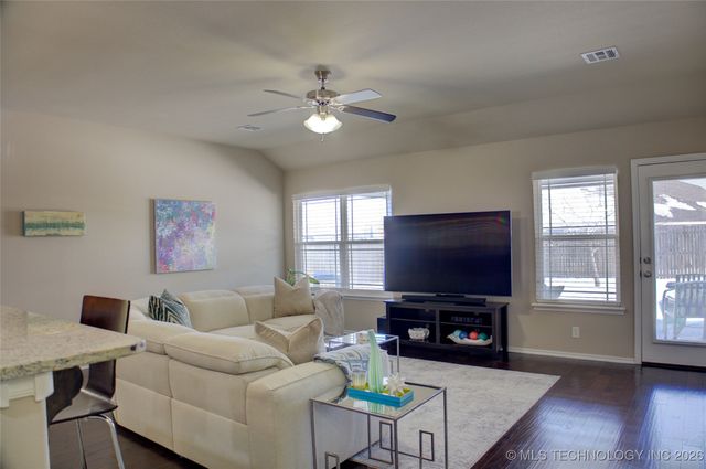 4022 W 105th Street S, Jenks, OK 74037