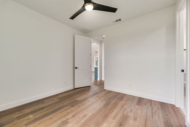 209 Waverunner Court, Corsicana, TX 75109