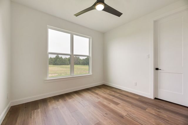 209 Waverunner Court, Corsicana, TX 75109