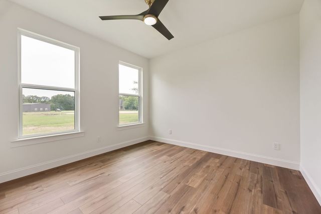 209 Waverunner Court, Corsicana, TX 75109