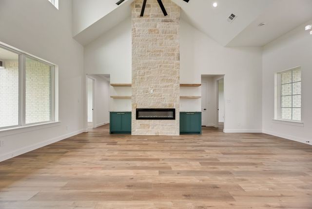 209 Waverunner Court, Corsicana, TX 75109