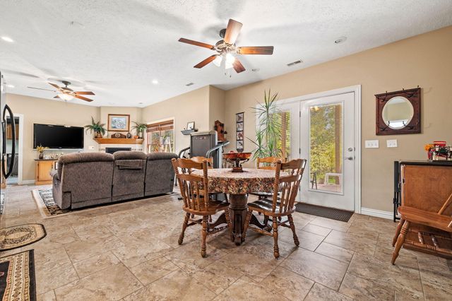 152 Dry Creek Lane, Highlandville, MO 65669