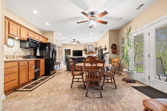 152 Dry Creek Lane, Highlandville, MO 65669