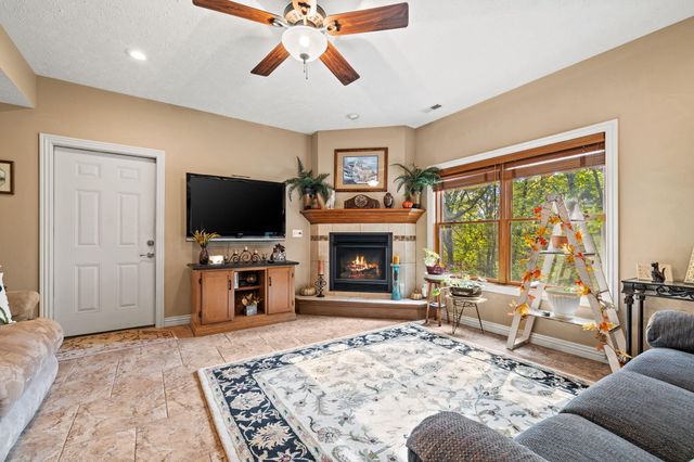 152 Dry Creek Lane, Highlandville, MO 65669