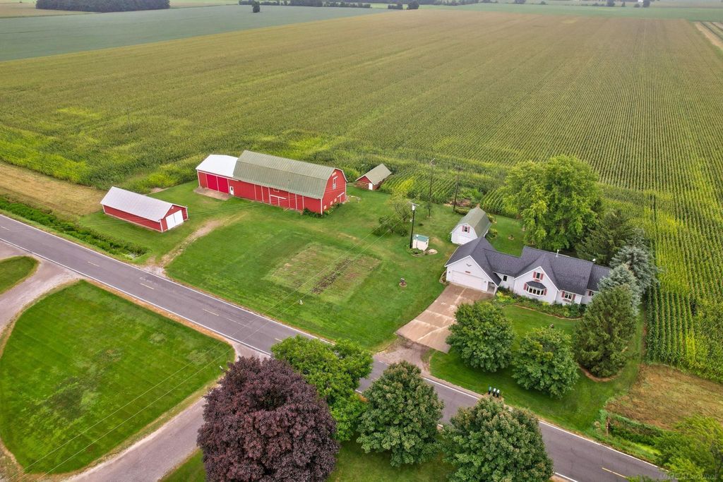 2855 S Bradleyville Road, Reese, MI 48757